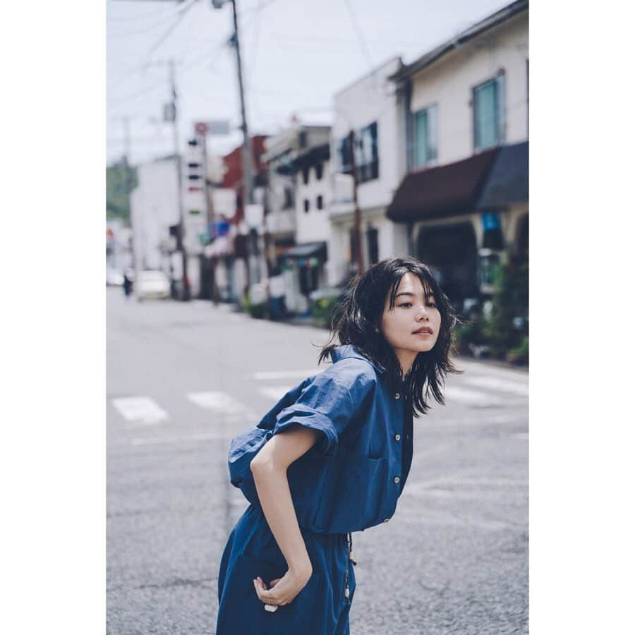 山本奈衣瑠さんのインスタグラム写真 - (山本奈衣瑠Instagram)「SAVVY 8月号⛴ @savvy_lmaga  photo : @nittakimihiko  styling : kiwako murakami hair make : eri kaneda ❤️」8月21日 20時23分 - nairuuuu