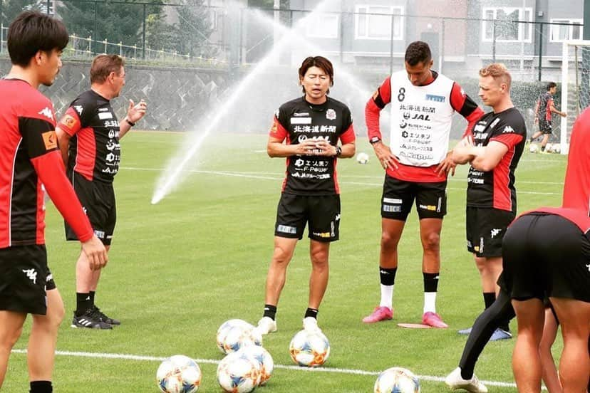 ジェイ・ボスロイドさんのインスタグラム写真 - (ジェイ・ボスロイドInstagram)「Training has been especially hard this week, we cannot take our foot off the gas now we must work smarter and better, we must focus on each game every weekend, give everything every game that will get us across the finish line with success! (ACL)  #consadole#team#together#win#belief#determination#striveforgreatness#blessed#hardwork#dedication#soccer#football#training#japan#jleague#adidas#adidastokyo」8月21日 20時33分 - jaybothroyd