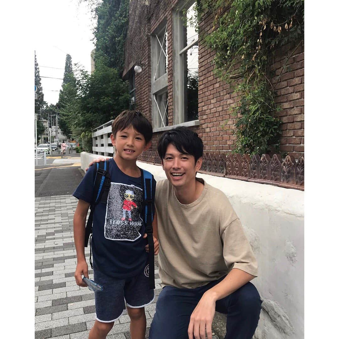 加藤仁志さんのインスタグラム写真 - (加藤仁志Instagram)「今日はいっぱいサッカーの話をしてくれたカイト⚽️僕が先月行ったマンチェスターシティーの試合も同じスタジアムで観戦してたらしい✨🏟🏴󠁧󠁢󠁥󠁮󠁧󠁿#shooting #model #イケメン三兄弟  の #次男」8月21日 20時40分 - hitoshikatou