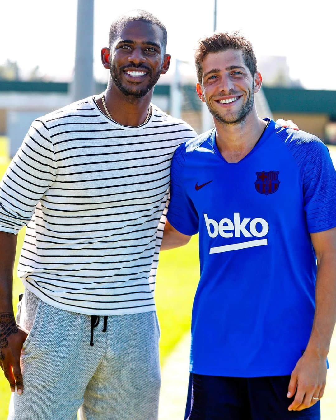 FCバルセロナさんのインスタグラム写真 - (FCバルセロナInstagram)「🏀 Special guest at training! Thanks for your visit @cp3 🤝」8月21日 20時42分 - fcbarcelona