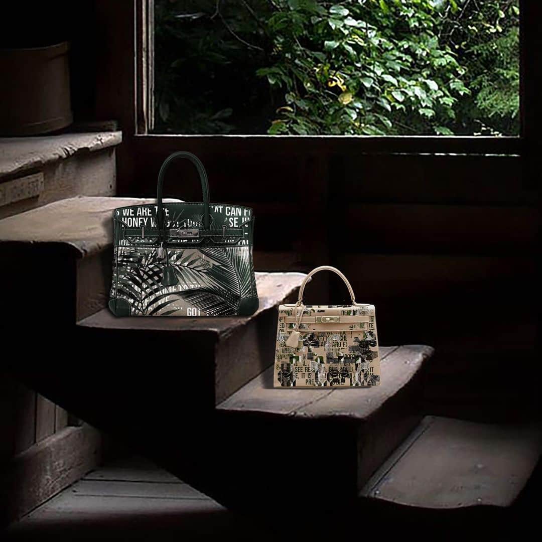 のインスタグラム：「The Vintage Iconic Hermes Bag X Jay Ahr Collection  Green & Canvas Birkin “Jungle” Provenance Singapore - 2007  Beige Kelly “Luba” Provenance Africa - 1981  #hermes #jayahr #jonathanriss #kelly #Birkin #embroidery #sustainable #Art #iconsxjayahr #everyhumanisanartist #Jungle #Africa #luba #tbcconsignment thank you Chrissy...」