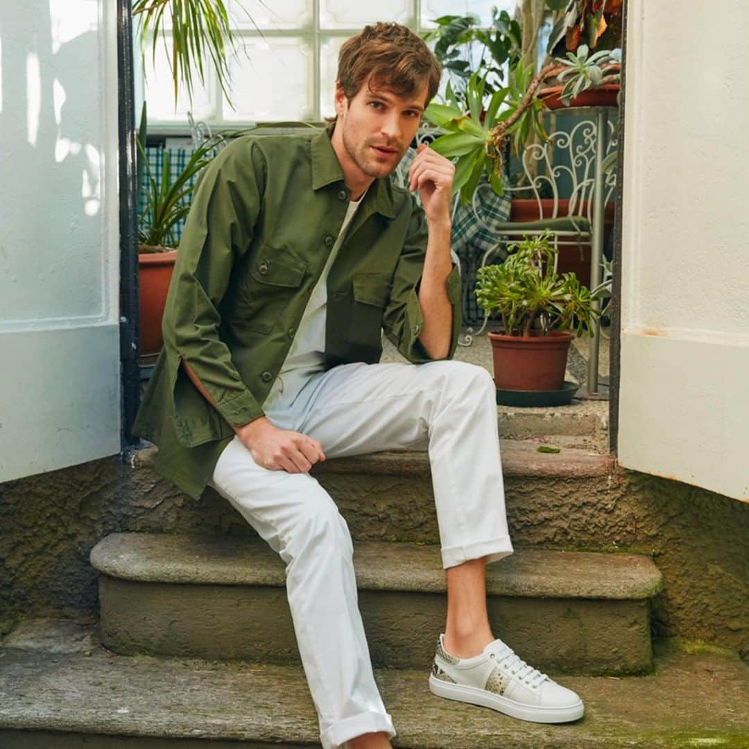 バルディニーニさんのインスタグラム写真 - (バルディニーニInstagram)「There is nothing better than wearing a pair of a white sneakers. Discover more online and in store.  #Baldinini #shoesmyway #italianattitude #madeinitaly #urban #ootd #urbanstyle」8月21日 21時01分 - baldininiofficial