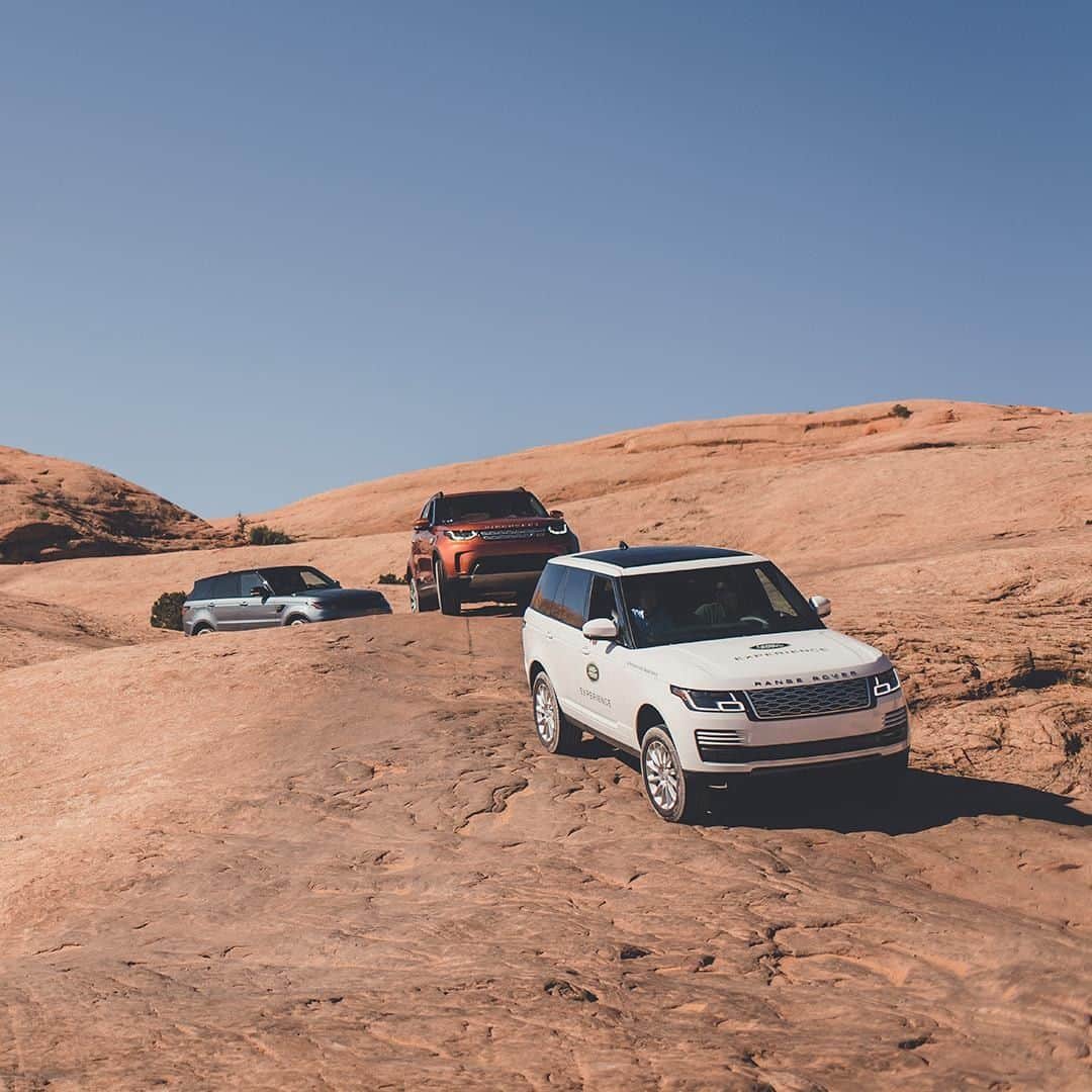 Land Roverさんのインスタグラム写真 - (Land RoverInstagram)「A vast, wild playground for off-road driving adventures. Search 'Land Rover Adventure Travel Moab' to learn more.  #LandRover #4x4 #Adventure #Offroad #SUV #Offroading #Experience #LandRoverExperience #Experience #Moab #Utah」8月21日 21時00分 - landrover