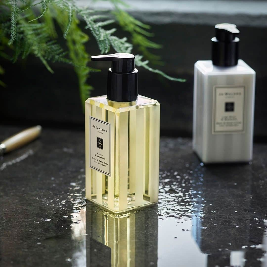 Jo Malone Londonさんのインスタグラム写真 - (Jo Malone LondonInstagram)「Bathroom essentials. How do you pair yours? #FragranceCombining #ScentPairing」8月21日 21時01分 - jomalonelondon