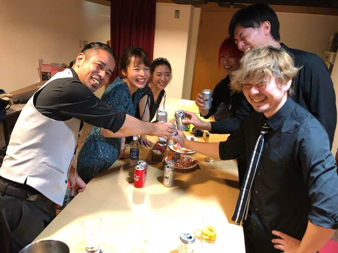 平野綾さんのインスタグラム写真 - (平野綾Instagram)「AYA HIRANO﻿ 1st Musical Concert 2019﻿ 〜Starry✴︎Night〜﻿ Blue Note Nagoya﻿ ﻿ ﻿ 今回の一連のLIVE &コンサートと、物凄い振り幅と圧倒的な音楽の力を見せてくれたバンドの皆さま。﻿ 特にミュージカルコンサートに関しては、﻿ 一曲ずつの曲の解釈を丁寧に掘り下げてくれて、﻿ どういうシチュエーションでどういう想いで歌う歌でどんな演出があって…など、﻿ 私の想いの詰まった役作りの長い話を笑、﻿ うんうん🤔と聞いてプレイしてくれたみんなに感謝です。﻿ 臨場感のあるサウンドになりました。﻿ ﻿ スタッフの皆さんも会場のスタッフの皆さんも、﻿ 作品や曲を聴きこんでデザインしてくださって、﻿ とても理解してくださっていて……本当に感謝です。﻿ ﻿ みんな楽しかったって言ってもらえた。﻿ 良かった✨✨✨﻿ ﻿ ﻿ ﻿ #ayahirano1stmusicalconcert2019starrynight﻿ #bluenotenagoya #ブルーノート名古屋﻿ #musicalconcert #starrynight﻿ #ayahirano #平野綾」8月21日 21時00分 - a_ya.hirano