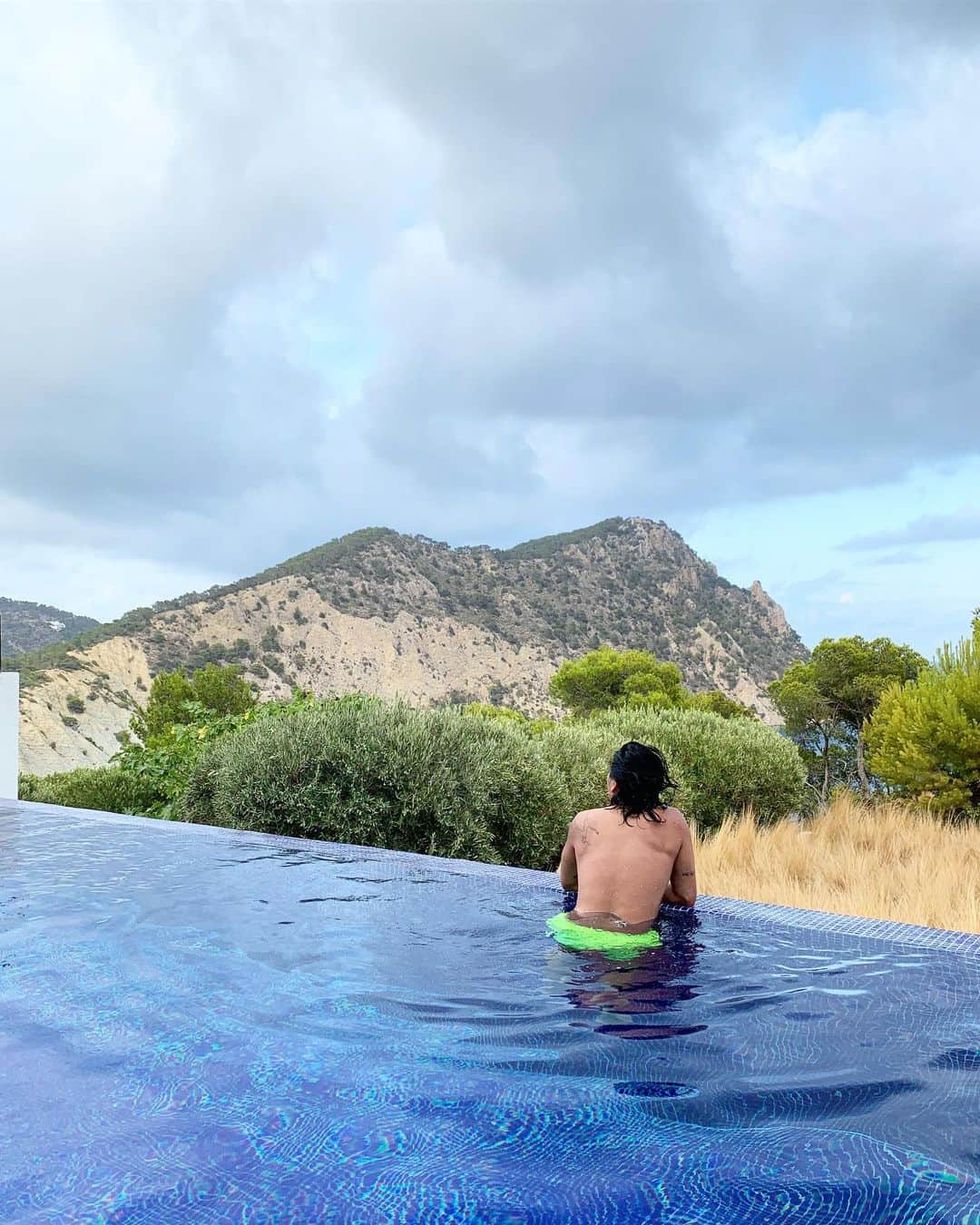 稲木ジョージのインスタグラム：「48 hours in Ibiza was epic💃 @garypinagot and made the most out of it LOL」