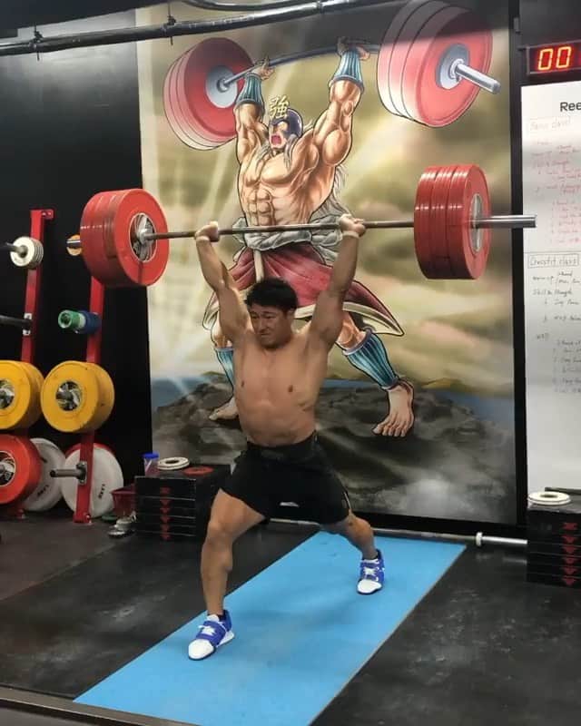 山本俊樹のインスタグラム：「- power clean & power jerk 170KG  @crossfit_blackships  #ウエイトリフティングやろうぜ #weightlifting #snatch #cleanandjerk #squat #deadlift  #耐えて勝つ #率先垂範 #山本俊樹 #LEGACYLIFTER」