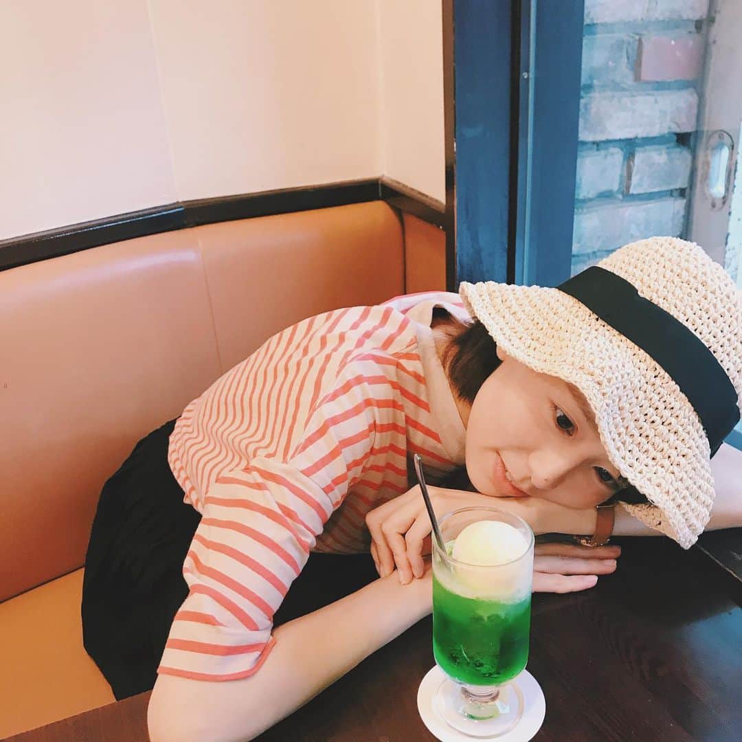 のインスタグラム：「🍈🍨🍈🍨🍈🍨🍈 ㅤㅤㅤㅤㅤㅤㅤㅤㅤㅤㅤㅤㅤ 眺めても幸せクリームソーダ。 ㅤㅤㅤㅤㅤㅤㅤㅤㅤㅤㅤㅤㅤ ㅤㅤㅤㅤㅤㅤㅤㅤㅤㅤㅤㅤㅤ ㅤㅤㅤㅤㅤㅤㅤㅤㅤㅤㅤㅤㅤ #浅草#珈琲天国#クリームソーダ#おやつ#休憩中#💭#💭#💭 ㅤㅤㅤㅤㅤㅤㅤㅤㅤㅤㅤㅤㅤ」