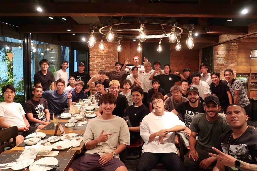 林彰洋のインスタグラム：「チーム会で改めて団結力向上へ👏👏👏 #決起会 #さぁチーム力 #fctokyo」
