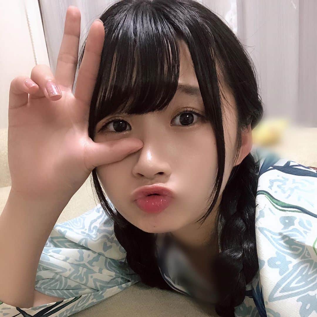 松本愛花のインスタグラム：「🎐 * * * * 夏も もうすぐで終わっちゃうね 夏の終わりってなんだか 切ない感じする( ˙˘˙ ) * * 楽しい思い出は出来たかなぁ〜？ * * * * #浴衣 #お祭り #夏 #アイドル #idol #ヘアアレンジ #おさげアレンジ  #三つ編み #スパガ #松本愛花」