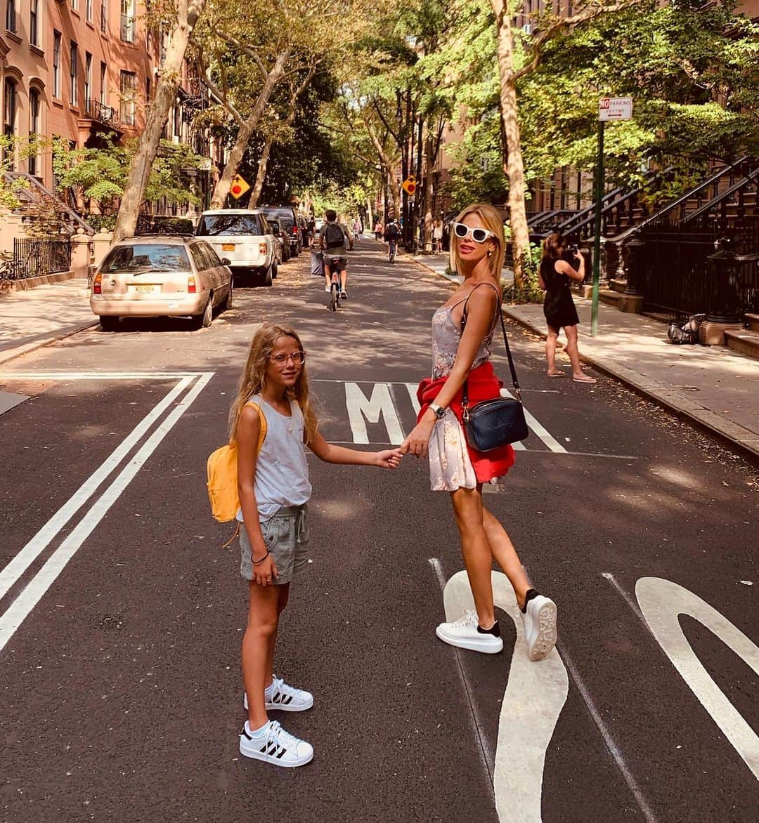 Alessia Marcuzziさんのインスタグラム写真 - (Alessia MarcuzziInstagram)「Perry Street, Mia & the City😂」8月21日 21時34分 - alessiamarcuzzi