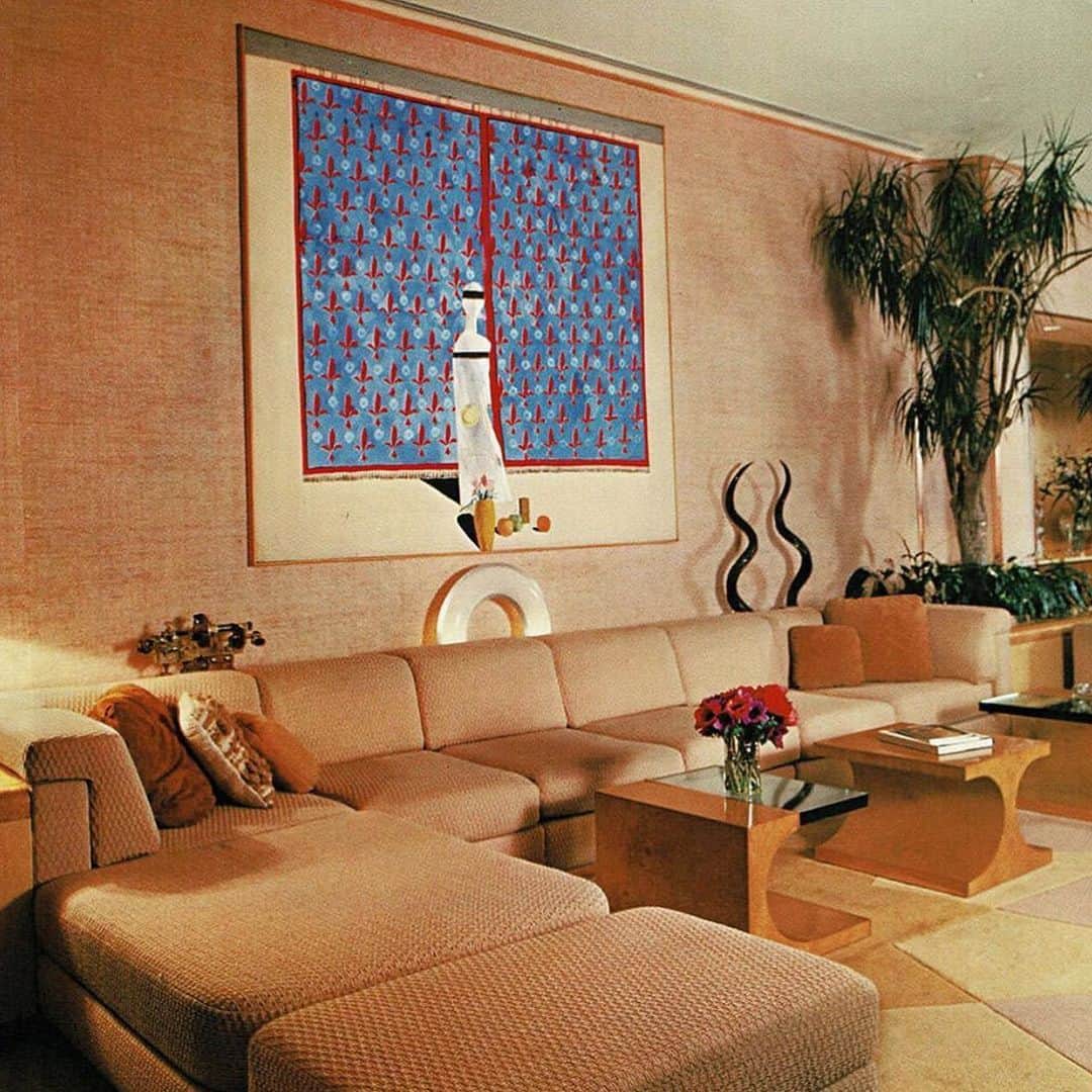 Meganさんのインスタグラム写真 - (MeganInstagram)「The sitting room of a Manhattan penthouse designed by Douglas Barnard, 1978 via 〰 @architectural_indigestion  #douglasbarnard #interiordesign #penthouse」8月21日 21時34分 - zanzan_domus