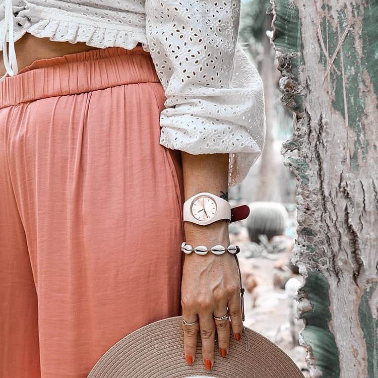 のインスタグラム：「Keep life simple 🌸 ( 📸 @marikamariiii ) #icewatch #changeyoucan #iceduochic #beduobechic #life #nude #simple #ootd #pink #blush」