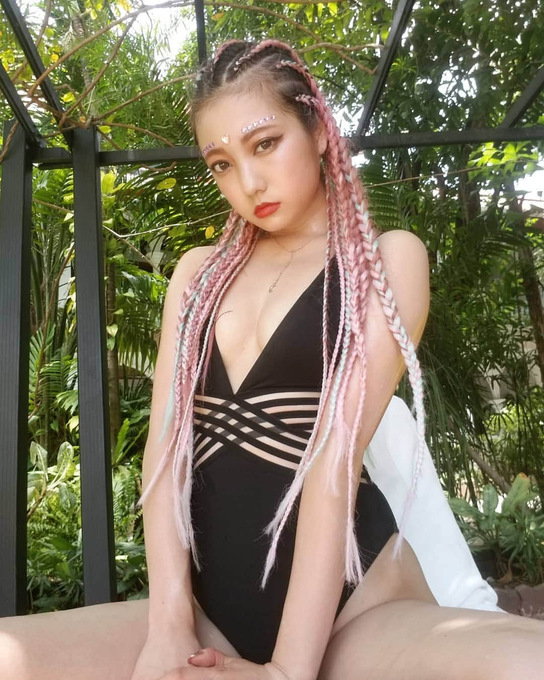 小林レイミさんのインスタグラム写真 - (小林レイミInstagram)「Next ➡️ four months away...😢🤧🏖️🌺 #bangkok #australiasummer #pinkhair #braidstyles #cornrows #bodysuit #bikini #beachstyle #summermakeup #fitbody #traveling #training #fitgirl #bodyfitness #hairstyles #fashiondoll #blackhair #hairstyling #elfin #babe」8月21日 21時38分 - _reimi._____