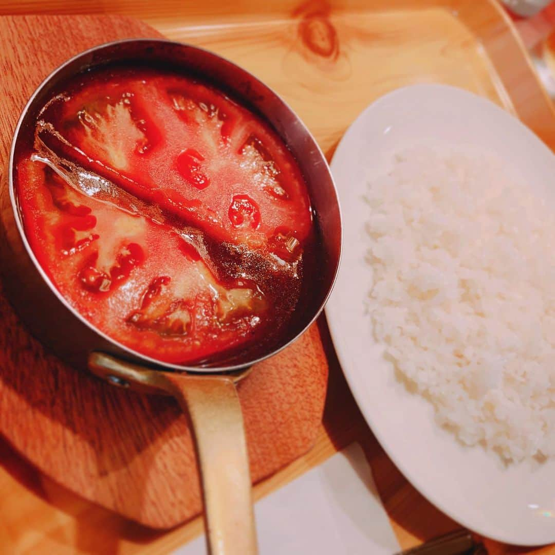 酒井健太さんのインスタグラム写真 - (酒井健太Instagram)「拳と握手  #ガンジー #トマトとチーズのカレー #うめ」8月21日 21時45分 - kenta_sakai