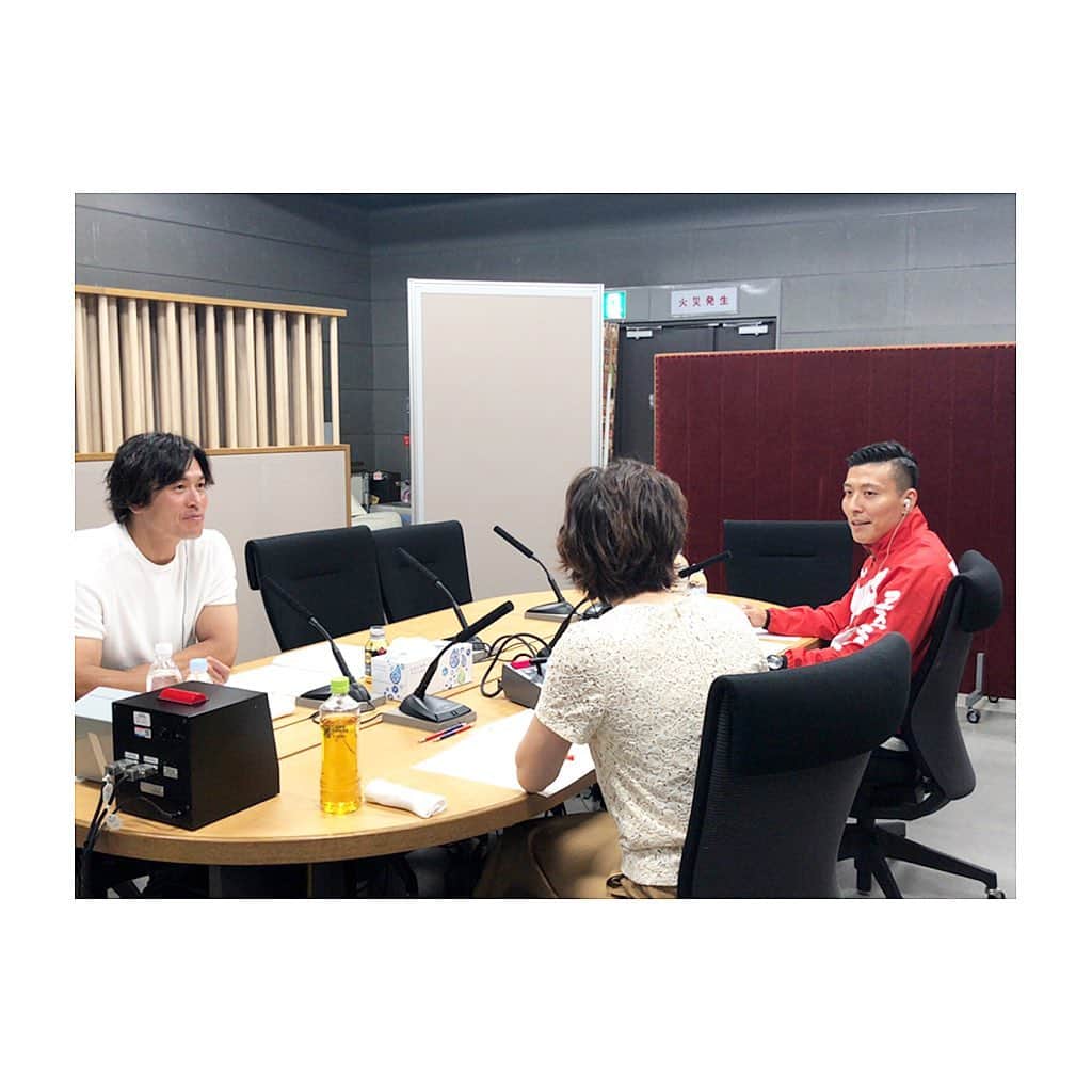 寺内健のインスタグラム：「いつもお世話になっている大畑先輩がパーソナリティーを務めるMBSラジオの収録に行ってきました。 『大畑大介のひょうご五国へ  Let's トライ!』 という毎週日曜21:00〜放送されているラジオです。また放送日は告知させてもらいます。  #mbs #rugby #大畑大介 先輩 #diving #hyogo #ひょうご」