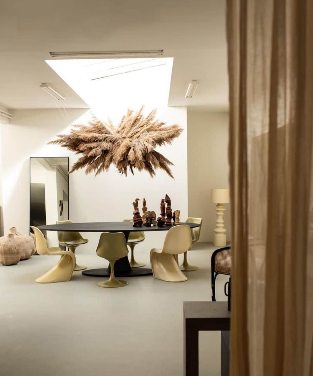 ペニーレ・タイスベックのインスタグラム：「Fifty shades of beige💛  Via @casagitane」