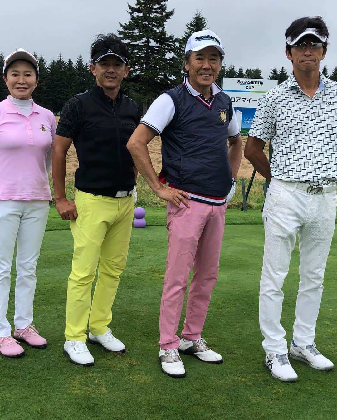 西岡徳馬のインスタグラム：「今日は、北海道ノースカントリーで、長嶋茂雄invitationセガサミーcupプロアマに出場しました。関東からするととても考えられない涼しさで、寒いくらいでした。 私は、近藤智弘プロと美山正広さん中丸三千繪さんとまわりました。チームで後半頑張って14アンダーで5位でした。 久しぶりにとても楽しいゴルフでした。」