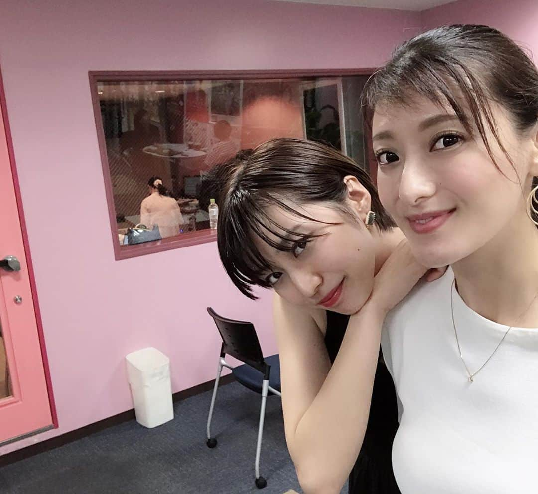 高橋麻美さんのインスタグラム写真 - (高橋麻美Instagram)「今日のまきちゃん♡ 昨日よりもセクシー✨  #ラジオ #radio #report #gogomonz #795 #スタジオ」8月21日 22時02分 - charmy421