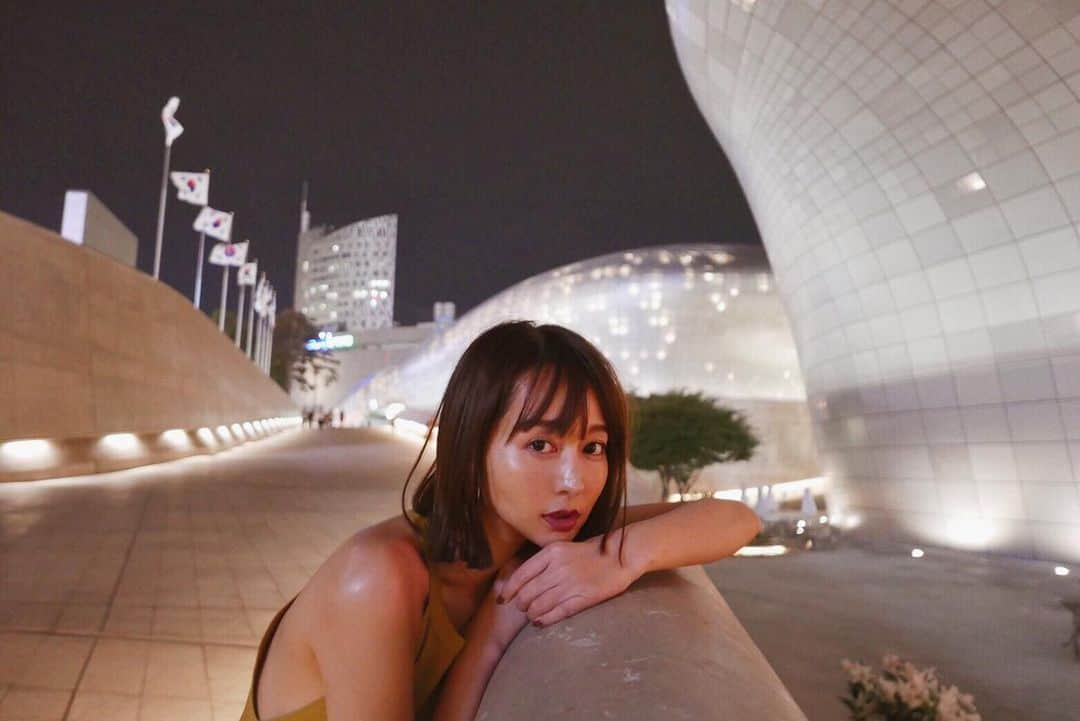 青田夏奈さんのインスタグラム写真 - (青田夏奈Instagram)「Korean night. ホテルは初めて泊まるエリア東大門。 眠らない街はキラキラ綺麗🇰🇷 ・ ・ ・ ・ ・ ・ ・  #ddp#genic_korea#genic_mag#girlstrip#genic_travel#韓国#韓国旅行#コリア#ソウル#女子旅#タビジョ#マイトリ#マイトリップ#旅muse#旅好き#今だからできる旅#旅好き女子#旅スタグラム#カメラ女子#キラキラ#眠らない街#トンデムン#東大門#買い物三昧」8月21日 21時58分 - kana_aota