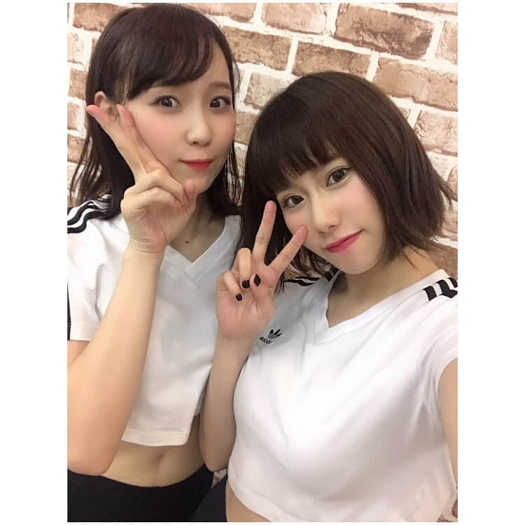 石田優美さんのインスタグラム写真 - (石田優美Instagram)「﻿ ﻿ ﻿ 私のレッスン着ー第3弾ー☺︎﻿ ﻿ ﻿ 今日は、@maichi_1004 とお揃いコーデ👭﻿ ﻿ ﻿ #adidas﻿ #アディダス﻿ #大好きマン﻿ #ヘソ出し #ブーツカット #ベルボトム #ハイウエスト」8月21日 22時15分 - yu_mi_1012