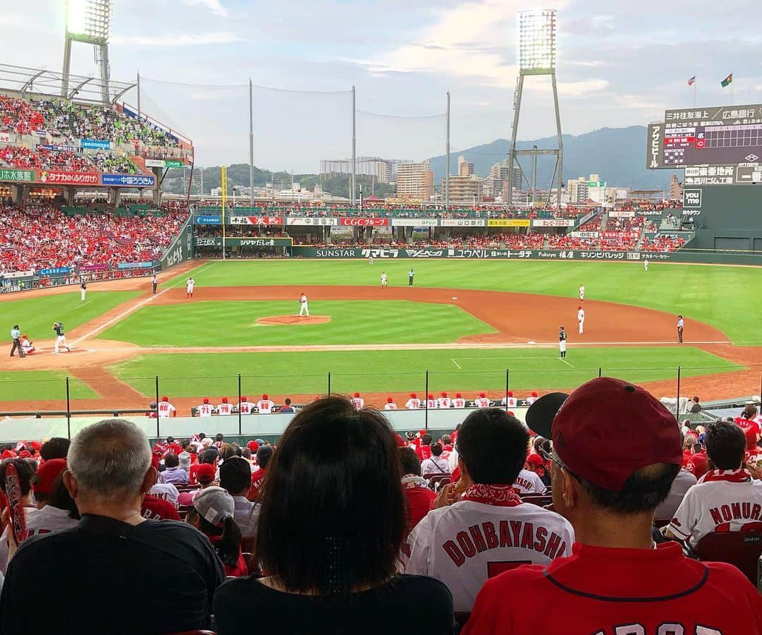 岡峰光舟さんのインスタグラム写真 - (岡峰光舟Instagram)「現地観戦3勝2敗で勝ち越せました⚾️ 父親手作りのブラウン弁当で笑 9回は流石の劇場楽しませてもらいました(胃がぶっ壊れるで)⚾️ #carp #広島東洋カープ」8月21日 22時18分 - kohshuokamine