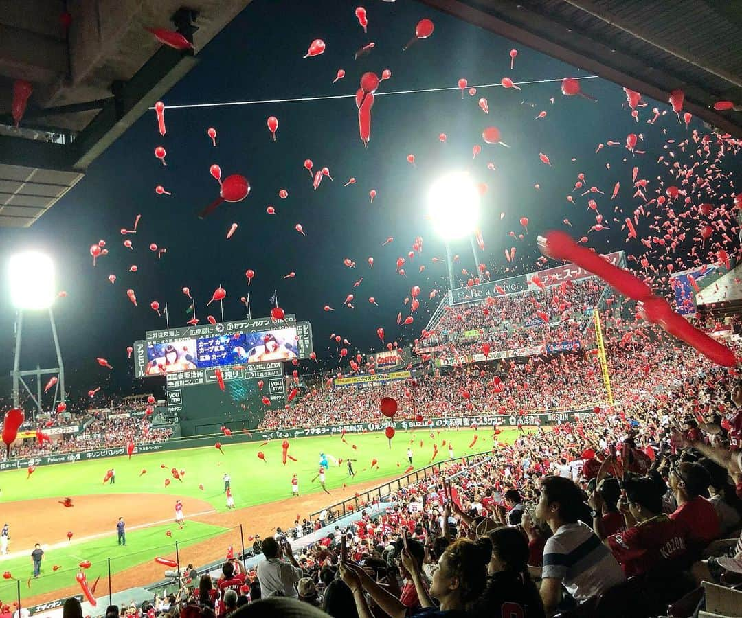 岡峰光舟さんのインスタグラム写真 - (岡峰光舟Instagram)「現地観戦3勝2敗で勝ち越せました⚾️ 父親手作りのブラウン弁当で笑 9回は流石の劇場楽しませてもらいました(胃がぶっ壊れるで)⚾️ #carp #広島東洋カープ」8月21日 22時18分 - kohshuokamine