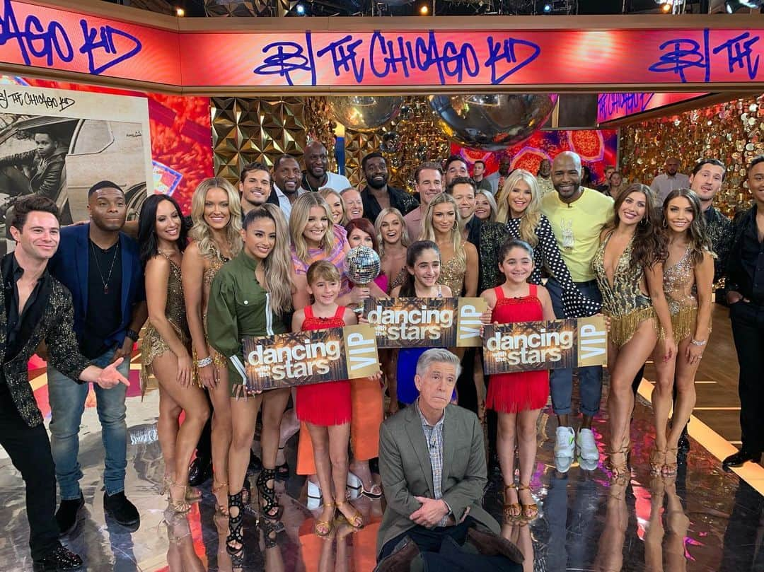 Peta Murgatroydさんのインスタグラム写真 - (Peta MurgatroydInstagram)「...and there you go folks OUR CAST Season 28 of @dancingabc ! ❤️❤️❤️」8月21日 22時43分 - petamurgatroyd