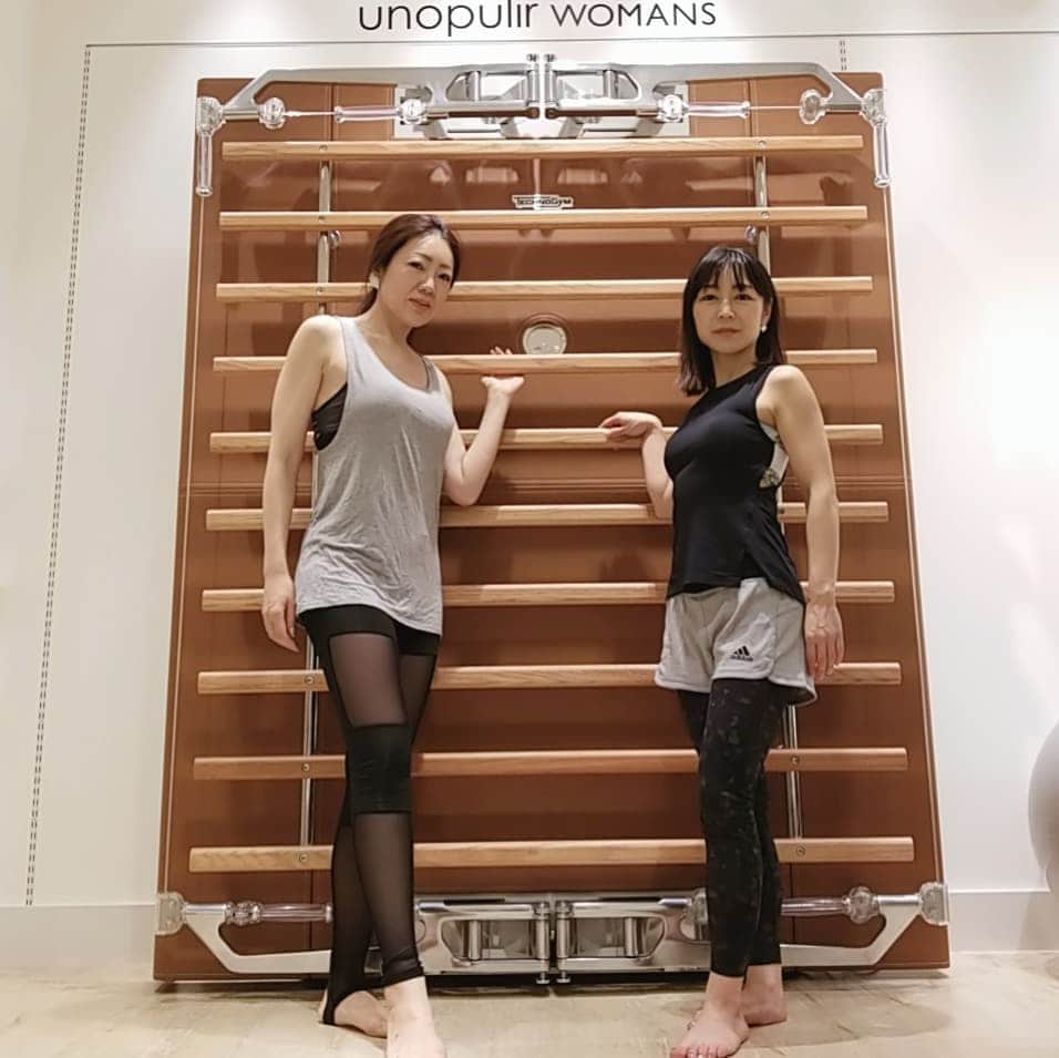 今堀恵理さんのインスタグラム写真 - (今堀恵理Instagram)「@uno_womans  パーソナルトレーニング💪👣 私のメニューは40分マッサージとストレッチ✨ 20分トレーニングとストレッチな感じ  毎日ごちそうとスイーツざんまいだから代謝をアップする身体作りしてます。  今日は可愛いお友達も　@love_miyuka ちゃんに会えたよ💕 美人が沢山通ってます  大阪市北区梅田2丁目4-9 BREEZE BREEZE 3階 ･ ･ ●TEL FAX 0663480083 ･ ･ ●最寄駅 地下鉄四ツ橋線 西梅田駅  地下鉄御堂筋線 梅田駅 JR大阪駅 ･ ･ ●アクセス 地下鉄四ツ橋線 西梅田駅から徒歩5分  地下鉄から直結の商業施設「BREEZE BREEZE」B2フロアよりエレベーター3階降りてすぐ。  #unopulirwomans #unopulir #パーソナルトレーニング #ウォーキング  #ブリーゼブリーゼ #ウォーキングスタジオ　#筋トレ女子　#関西モデル事務所」8月21日 22時48分 - eriimahori