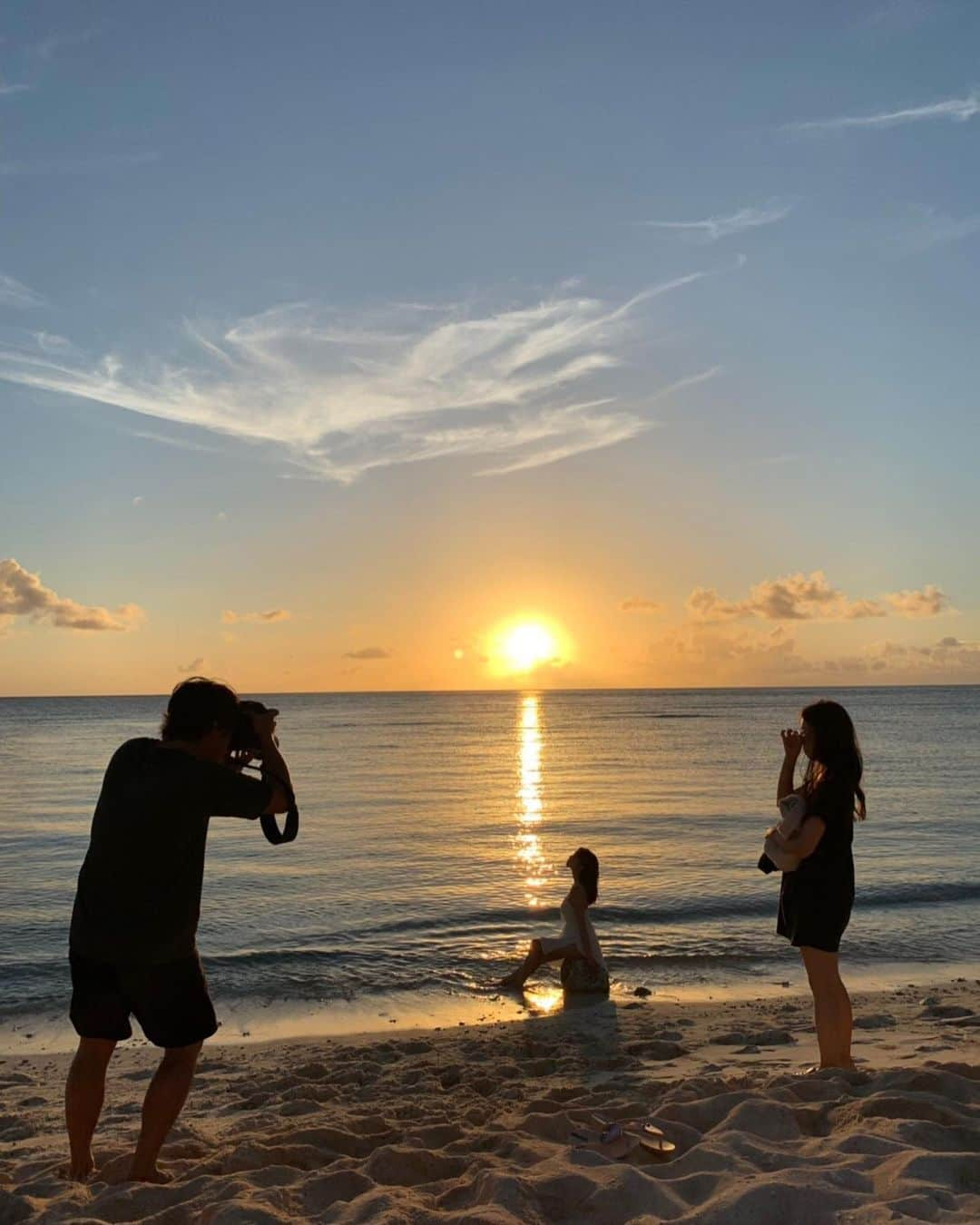 村島未悠さんのインスタグラム写真 - (村島未悠Instagram)「今日は沢山のメディアに取り上げていただき、嬉しいです😭✨ 初ソロ写真集！発売まであと6日 8月27日 21歳になる日に 発売させていただきます💗 「Birth」 20歳の等身大の私と CHERRSEE MIYU の一冊です！！ 写真集発売を通して 皆さんと会えるイベントがあります🌸 🍒8月27日(火)　 19:00～ 🍋開催場所 書泉グランデ （東京都千代田区神田神保町1-3-2） 🍒 9月1日(日)　 入場整理券配布時間 16:30 CHERRSEE LIVE18時開演 🍋開催場所：Space emo 池袋(東京都豊島区西池袋3-29-4 ジェスト7ビル1F) 🍒 9月7日（土） 　13：00～ 🍋会　　場｜　紀伊國屋書店グランフロント大阪店 店内特設イベント会場  この一冊を通して HAPPY をお届けしたいです😊 会いにきてくれたら嬉しいです💗」8月21日 22時50分 - happy_miyu0827