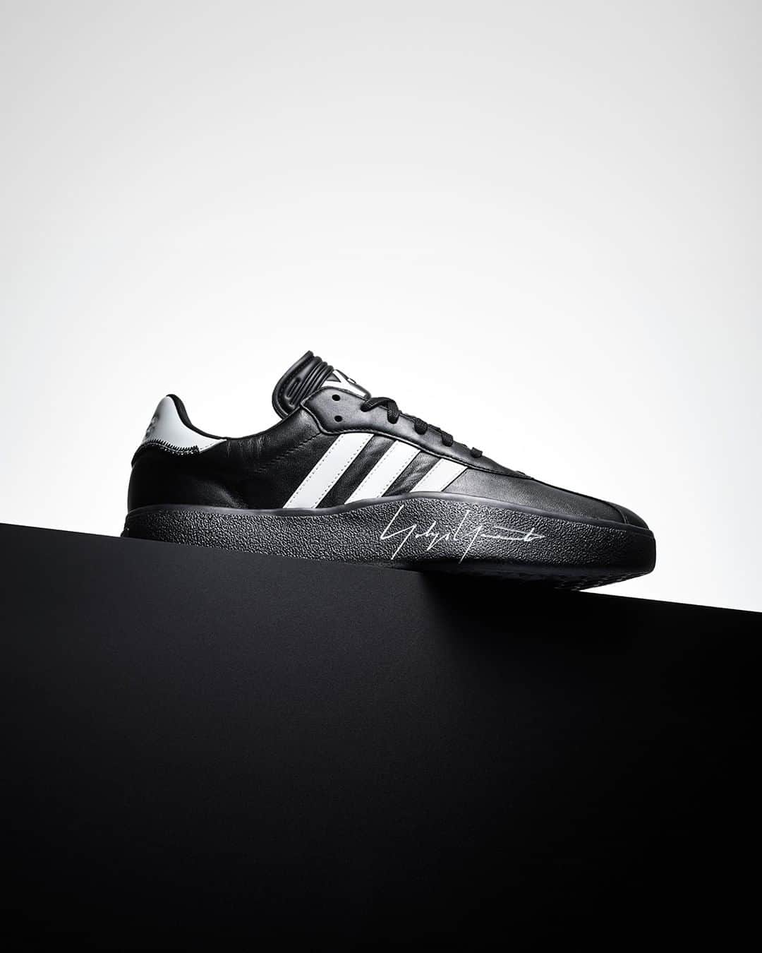 ワイスリーのインスタグラム：「Y-3 TANGUTSU FOOTBALL. Available tomorrow. Y-3 Fall Winter 2019. --- #adidas #Y3 #YohjiYamamoto  Discover the collection at Y-3.com」