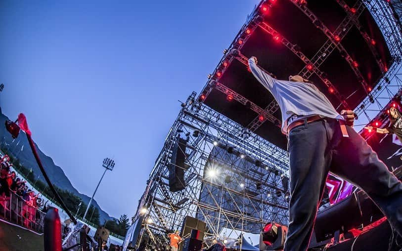 KEN IIKAWAさんのインスタグラム写真 - (KEN IIKAWAInstagram)「‪GANGWON ROCK  FESTIVAL 2019‬ . ‪初めての韓国のロックフェスに出させていただきました‬ . ‪呼んでくれたヨンウォンは韓国のロックシーンで気張っている大切な友達。‬ ‪この日から韓国のロックシーンが大きくなる！‬ . ‪そんな記念すべきステージに立てて感無量！‬ . ‪ありがとうヨンウォン！‬ありがとうSONIC STONES！ . ‪写真 @hayachinphoto」8月21日 23時01分 - keniikawa