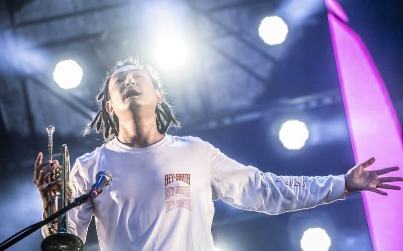 KEN IIKAWAさんのインスタグラム写真 - (KEN IIKAWAInstagram)「‪GANGWON ROCK  FESTIVAL 2019‬ . ‪初めての韓国のロックフェスに出させていただきました‬ . ‪呼んでくれたヨンウォンは韓国のロックシーンで気張っている大切な友達。‬ ‪この日から韓国のロックシーンが大きくなる！‬ . ‪そんな記念すべきステージに立てて感無量！‬ . ‪ありがとうヨンウォン！‬ありがとうSONIC STONES！ . ‪写真 @hayachinphoto」8月21日 23時01分 - keniikawa