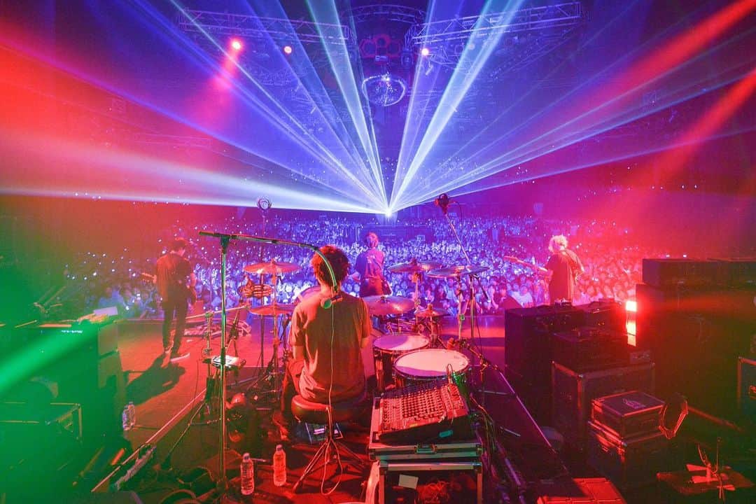 のインスタグラム：「aurora ark TOUR 新木場STUDIO COAST公演2日目終了しました！ 2日間の素敵な夜をありがとうございました🙏 新木場まじ最高しょ〜✌️ #auroraark」