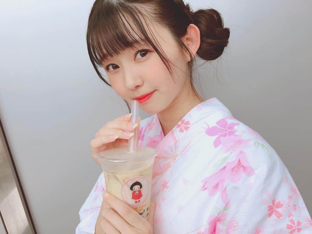 熊沢世莉奈さんのインスタグラム写真 - (熊沢世莉奈Instagram)「タピオカ🥤💗🖤 . ミルクティーが一番大好き♡♡♡ .  #タピオカ #タピ活 #浴衣 #ミルクティー」8月21日 23時32分 - kuma_0417