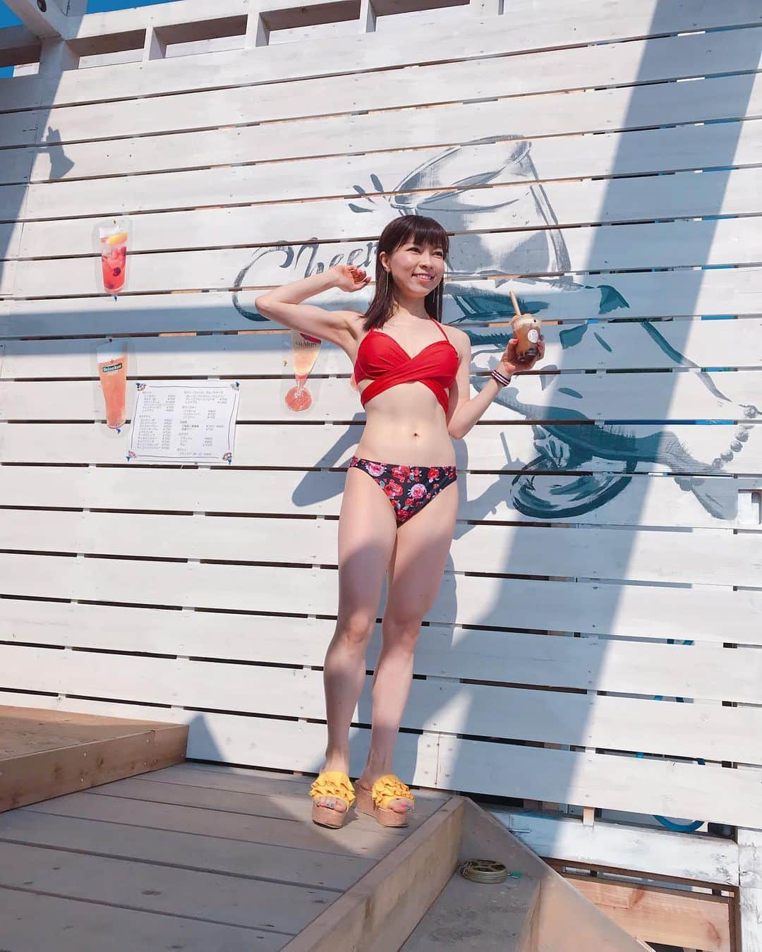 DJ MIYAさんのインスタグラム写真 - (DJ MIYAInstagram)「やっほーぉ💗❤️残暑お見舞い申し上げますーぅ❤️ 夏ってあとどのくらいかなぁー💗 . 夏大好き〜っ⭐︎🍒 みんなは、どの季節が好きですかーぁ？❤️ .  夏の思い出写真2019年8月❤️ 水着👙❤️ . . みんなの夏休みの時期とずらして、また海外行く予定だよ❤️どこだと思いますかぁ？❤️ 笑笑 . また水着載せるよーぉ❤️👙💗 . .  #由比ヶ浜 #由比ヶ浜ビーチ　 #由比ヶ浜海の家　#リゾートコーデ　#神奈川県　#ビーチコーデ #今日のコーデ　#江ノ電　#海の家　#インスタ映え　#水着コーデ #グルメブロガー　#インスタグラマー　#読者モデル  #モデル　#インフルエンサー　#鎌倉市　#江の島　#海好き  #タピオカチーズティー  #旅インスタグラマー  #タピオカ巡り  #ファッション好き #水着 #夏の写真 #江ノ島 #清楚系女子 #色白」8月21日 23時33分 - dj_miya