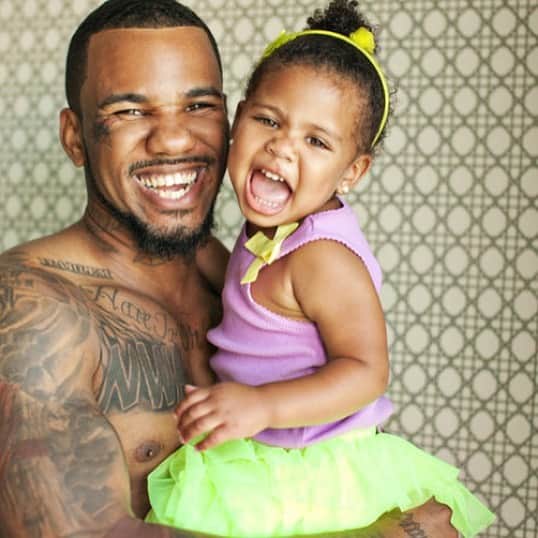 ゲームのインスタグラム：「Oh hey, good morning twin lol... Sometime’s it’s like I don’t even remember what my life was like before you. I woke up today with a 9 year old daughter & was at a loss for words up until I start looking at these pictures. Happy Birthday to the love of my life !!!!!!!!!! I can remember when it was just your two brothers.... I was a great father, but still lacked a certain gentleness needed to push through... Young, misguided & just out here doing whatever not truly caring about the consequences. Then you were born & my entire life changed. I felt different, my heart had color & all of a sudden everything mattered to me. It was YOU... the missing piece I had not known would come along & make me a better man FOREVER. You get all the praise baby girl. All the credit for making your daddy everything he is today. Lord knows where I’d be without your love. I use it for strength, I use it for stability & every time I almost end up making a mistake, I hear your little voice saying “Daaaaaaady” & it immediately turns me around. The last 9 years of my life has been the most beautiful time. All that you are is everything I asked God for upon your arrival. Smart, beautiful, happy, fun & overall just a beacon of light for your brothers, mom, I & anyone you cross paths with. I am so proud of the little lady you’ve become but I really miss my little little little baby sometimes :( You know the one that needed my help for everything. So Big & independent these days.... Man, time does really fly. But although, you’re getting older & learning how to do things on your own... whenever you need Daddy for ANYTHING, I will be there before you can even think to ask. I love you with all my heart @littlemisscali & I’m happy God gave me YOU..... I got you FOREVER & Happy 9th Birthday, sincerely.... your biggest fan - Dad」