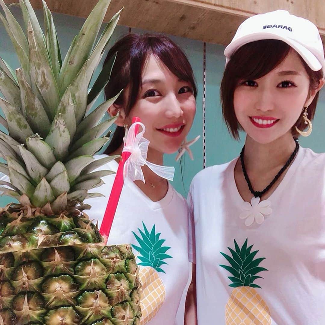 栗原里奈さんのインスタグラム写真 - (栗原里奈Instagram)「パイナップルを捜し求めて、、、🍍 →丸ごとジュースにたどり着きました！！！ →盛大にこぼした。  #沖縄旅行  #パイナップル #女子旅 #okinawa #pineapple  #trip」8月21日 23時49分 - rina__kurihara