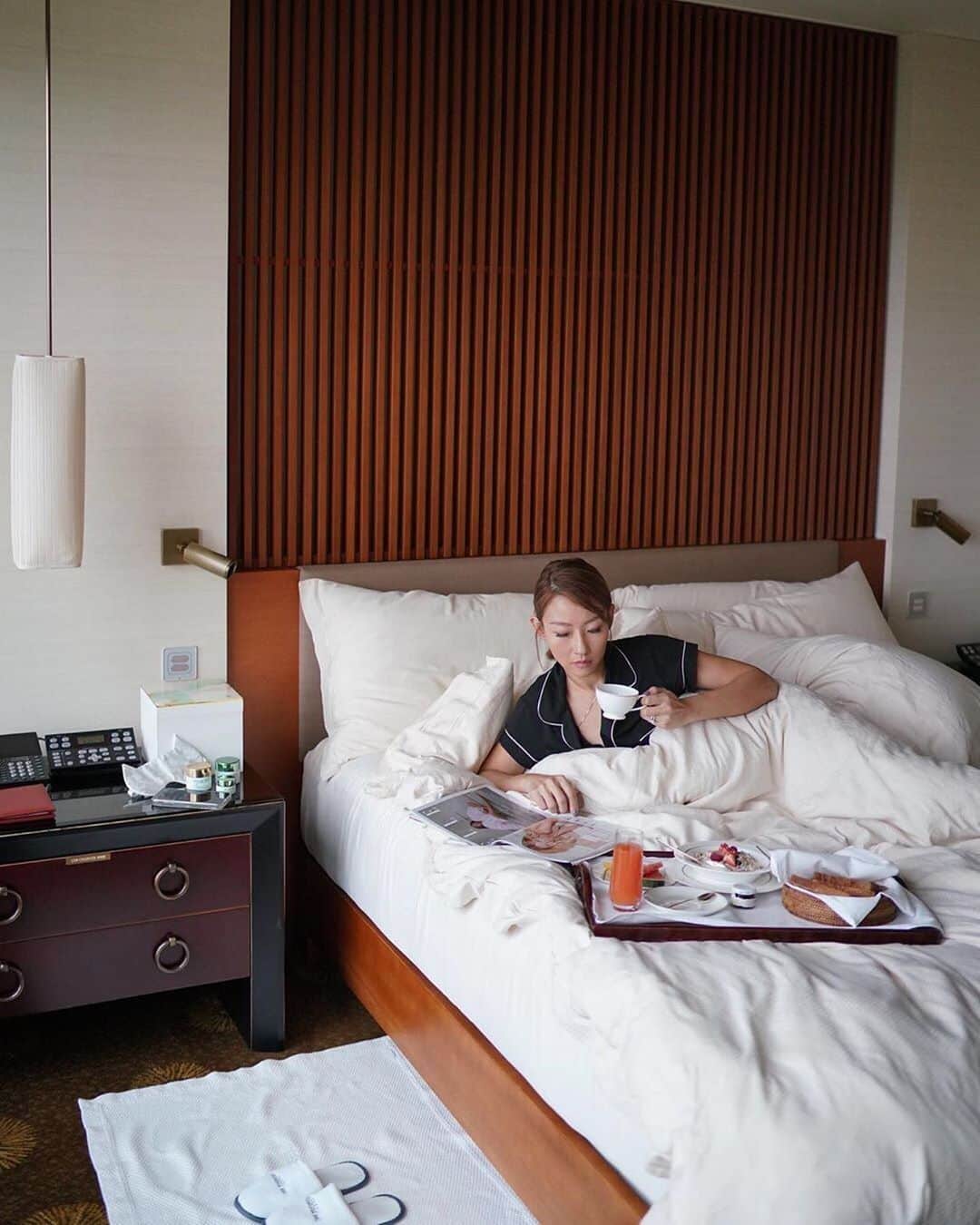 のインスタグラム：「Wake up at @thepeninsulatokyo and enjoy our traditional Japanese breakfast in bed. 📸: @cheftata. #penmoments . . . . . . #peninsulahotels #luxuryhotels #luxuryhotelexperience #luxurytravel #travel #beautifuldestinations #welltraveled #traveldiaries #jetset #jetsetter #hotel #hotellife」