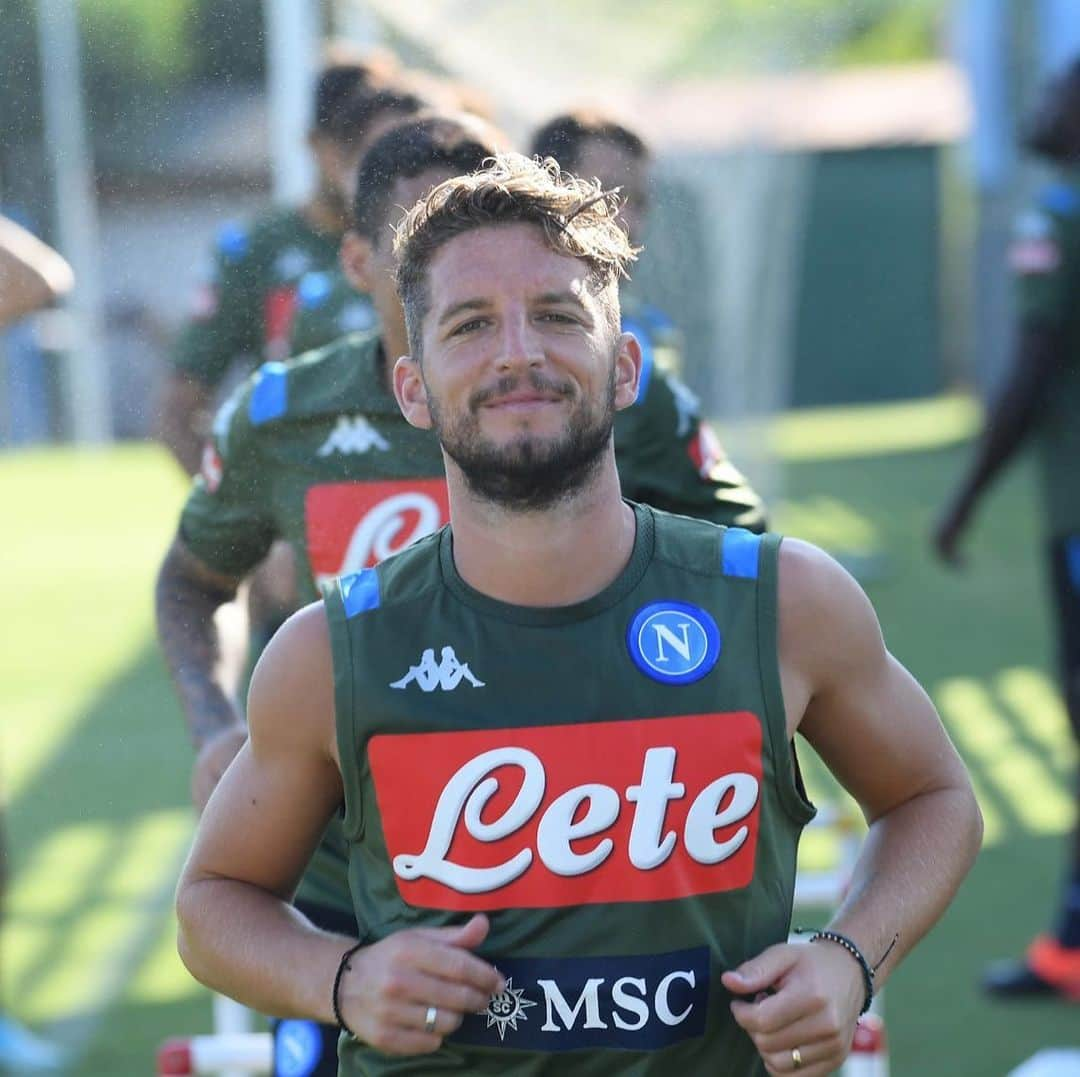 SSCナポリさんのインスタグラム写真 - (SSCナポリInstagram)「🇧🇪 @driesmertens 😍 💙 #ForzaNapoliSempre」8月22日 0時03分 - officialsscnapoli