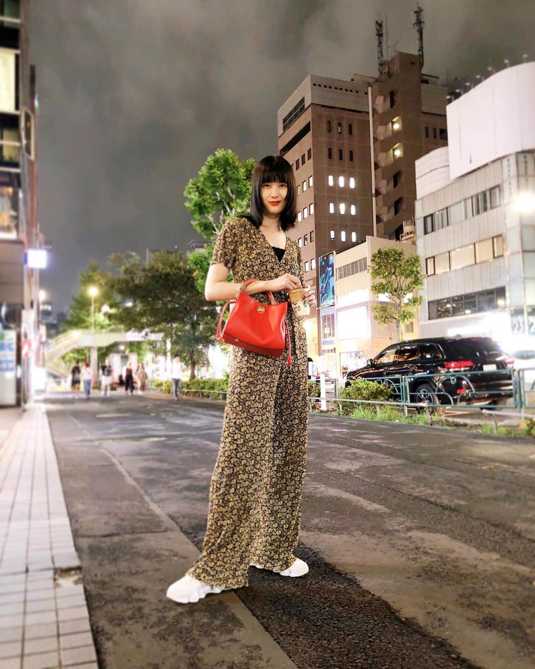 新井貴子さんのインスタグラム写真 - (新井貴子Instagram)「The sky after the guerilla heavy rain was beautiful☔️⚡️🖤 . ゲリラ豪雨の後の空が綺麗でした☺️☁️」8月22日 0時14分 - kikoarai