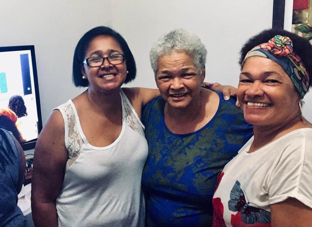 マテウス・サンタナのインスタグラム：「Entre as pedras que a vida Colocava no meu caminho Encontrei as mais belas E delicadas flores No meu coração, o mais forte dos amores E minha vida floriu 💐」