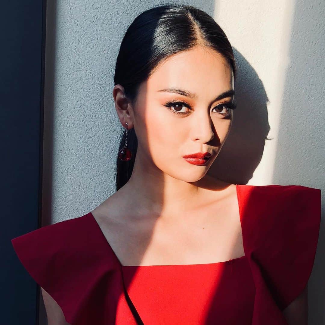 のインスタグラム：「Special team that made me beautiful to Miss Universe Journey 2018 ❤️ Thank you for all your support ❤️ Special thanks to the team that made me beautiful while Miss Universe Journey ❤️ @ococostyle @rock_hairdesign  @sunaoakiyama @nuajapan @___maark___ @select729 @kodomakeup #proteethakasakaclinic @shinjyukukin #missuniversejapan2018 #missuniversejourney #ミスユニバースジャパン2018」