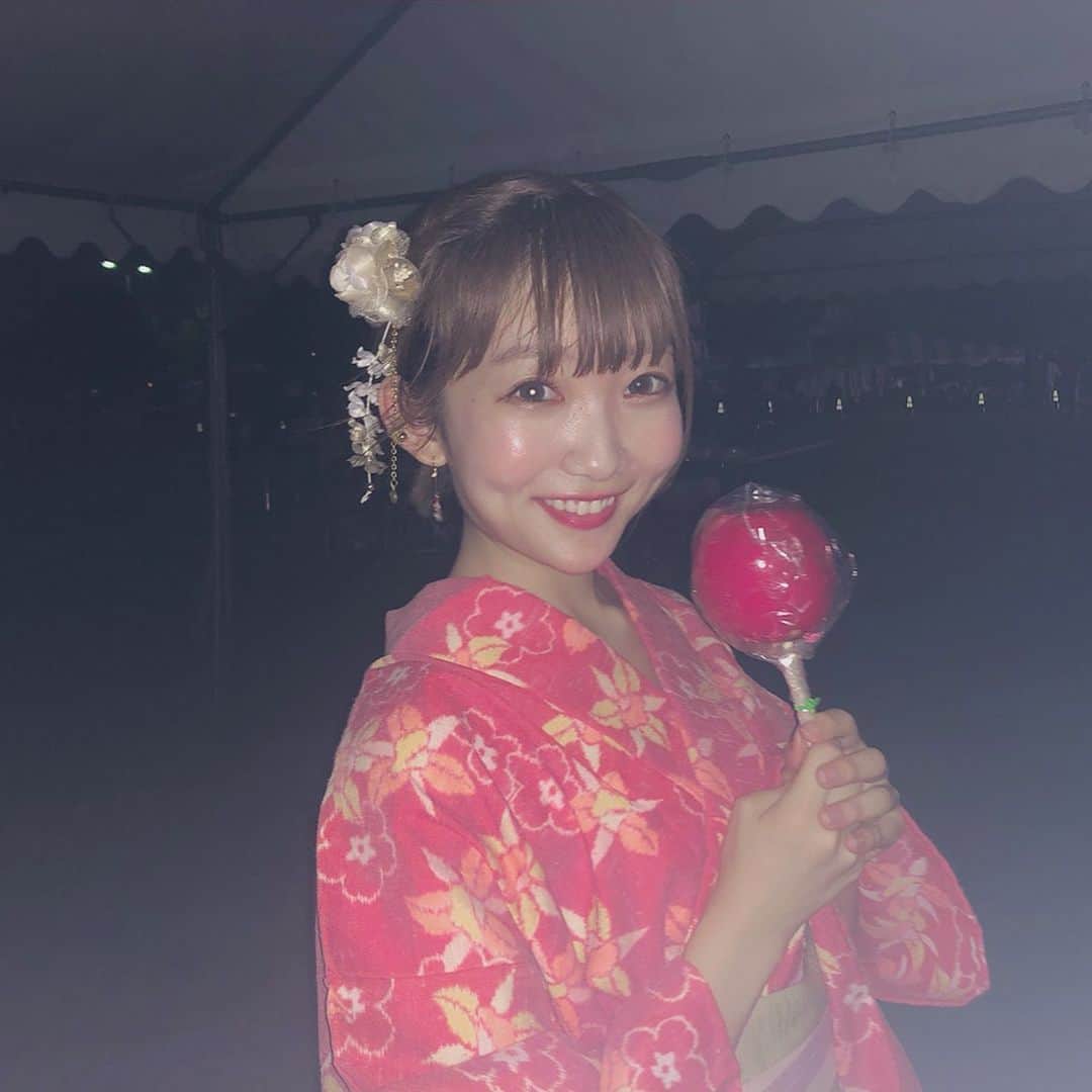 夏川愛実のインスタグラム：「ㅤㅤㅤㅤㅤㅤㅤㅤㅤㅤㅤㅤㅤ ㅤㅤㅤㅤㅤㅤㅤㅤㅤㅤㅤㅤㅤ ㅤㅤㅤㅤ ㅤㅤㅤㅤㅤㅤㅤㅤㅤㅤㅤㅤㅤㅤㅤㅤㅤㅤㅤㅤㅤㅤ #りんご飴 🍎 ㅤㅤㅤㅤㅤㅤㅤㅤㅤㅤㅤㅤㅤㅤㅤㅤㅤㅤㅤㅤㅤㅤ  夏が終わってほしくない気持ちと はやく秋が来てほしい気持ち〜〜🙂 ㅤㅤㅤㅤㅤㅤㅤㅤㅤㅤㅤㅤㅤㅤㅤㅤㅤㅤㅤㅤㅤㅤ  #おーえすゆー#大須#お祭り #浴衣#浴衣女子#浴衣ヘアアレ#ヘアアレ #ヘアアレンジ#ショートヘアアレ#浴衣ヘア #髪飾り#浴衣メイク#浴衣アレンジ  ㅤㅤㅤㅤㅤㅤㅤㅤㅤㅤㅤㅤㅤㅤㅤㅤㅤㅤㅤㅤㅤㅤㅤㅤ」