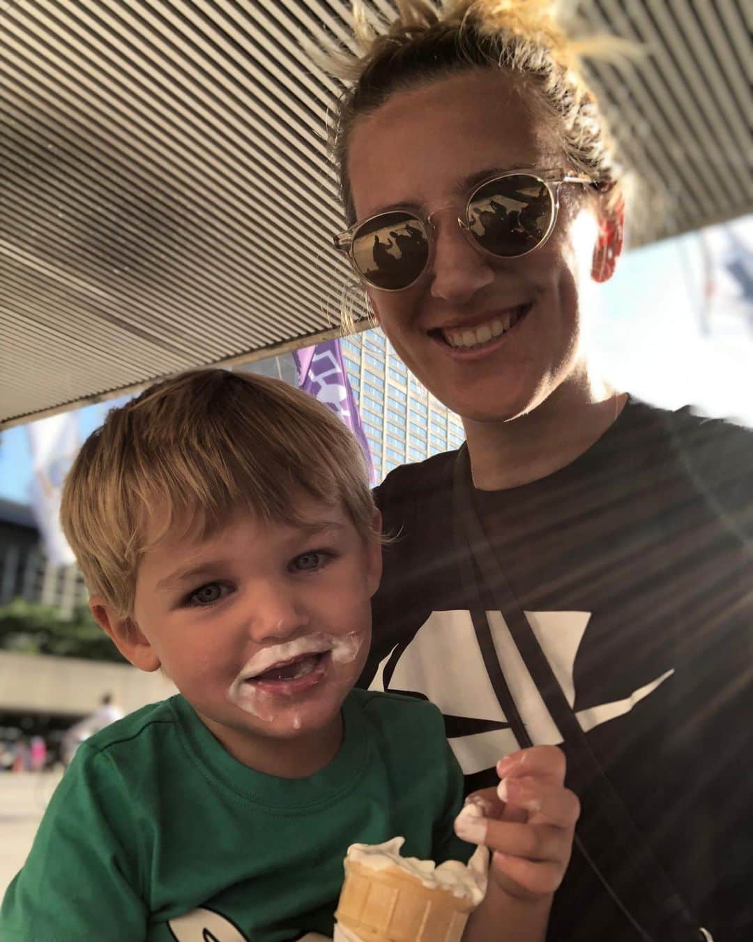 ビクトリア・アザレンカのインスタグラム：「Summer dayz 🍦 ☀️ ❤️」