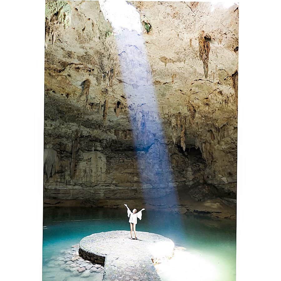 川島幸美さんのインスタグラム写真 - (川島幸美Instagram)「Cenote suytun  自然が作り出した 神聖な泉💙  ちょうど真上から光が差し込んできて、 何とも言えない今まで体験した事ない美しさに 圧倒されました✨✨✨ . ブルーグリーンに透き通る美しいこのセノーテから 凄いパワーを受け取りました💙✨💙」8月22日 0時44分 - yukimikawashima