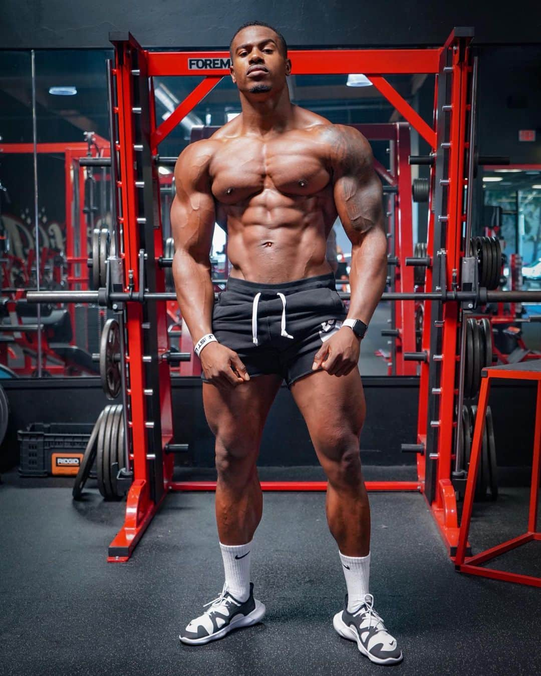 Simeon Pandaさんのインスタグラム写真 - (Simeon PandaInstagram)「📕Download 'MASS GAIN EXTREME' my FULL Training Guide in English, Español & Portuguese from SIMEONPANDA.COM⁣ ⁣ My intense, mass building training routines. ⁣ A whopping 82 PAGE ebook  to train exactly how I do, and the diet that keeps me lean all year while still building mass! ⁣ ⁣ 🏋🏾 Key exercises, rep range, number of sets, rest period 💪🏾Annotated diagrams of the exact muscles used with key exercises⁣ 📝 Training tips and golden rules⁣ 🍽 My daily meals (incl portion size)⁣ 🍏 Essential nutrition guidelines I live by⁣ 💊 My supplement list and how they benefit me ⁣ ➕ Much more!⁣ ⁣ It is time to take your physique to the next level! ⁣ Download from SIMEONPANDA.COM」8月22日 0時44分 - simeonpanda