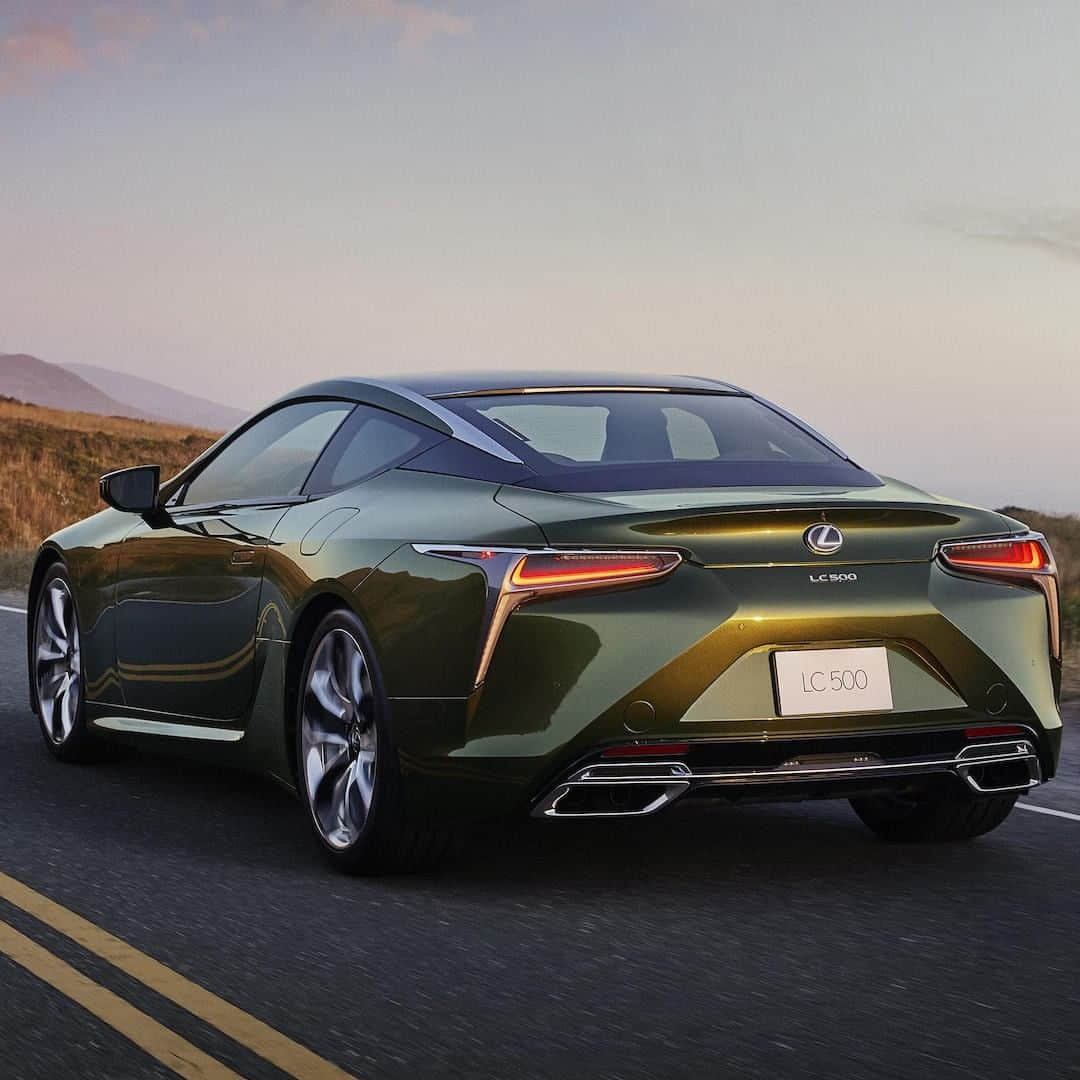 Lexus UKさんのインスタグラム写真 - (Lexus UKInstagram)「Green with envy? #LexusLC Limited Edition  #Design #CarDesign #Automotive #Lexus #CarsofInstagram」8月22日 1時00分 - lexusuk