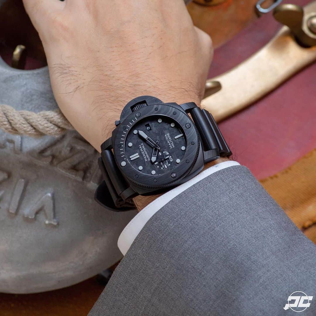パネライのインスタグラム：「The stealth look of the #Panerai #PAM979 Carbotech Submersible with its grey Lume blocks is an absolute winner for me and was one of my favorites of the new releases.  #paneraicentral」
