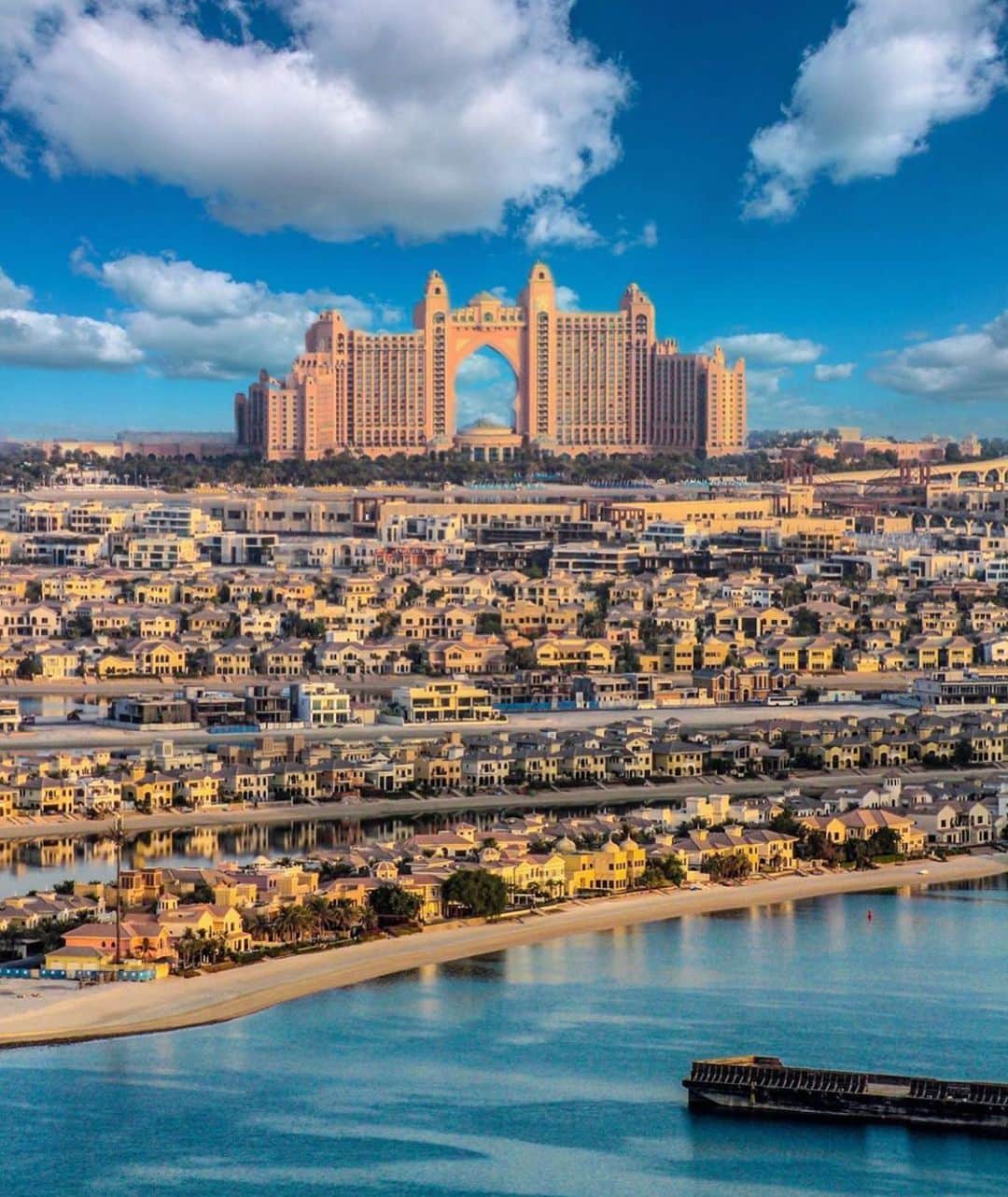 ドバイのインスタグラム：「Atlantis The Palm Jumierah #Dubai 📷:@raihanhamid_photography」